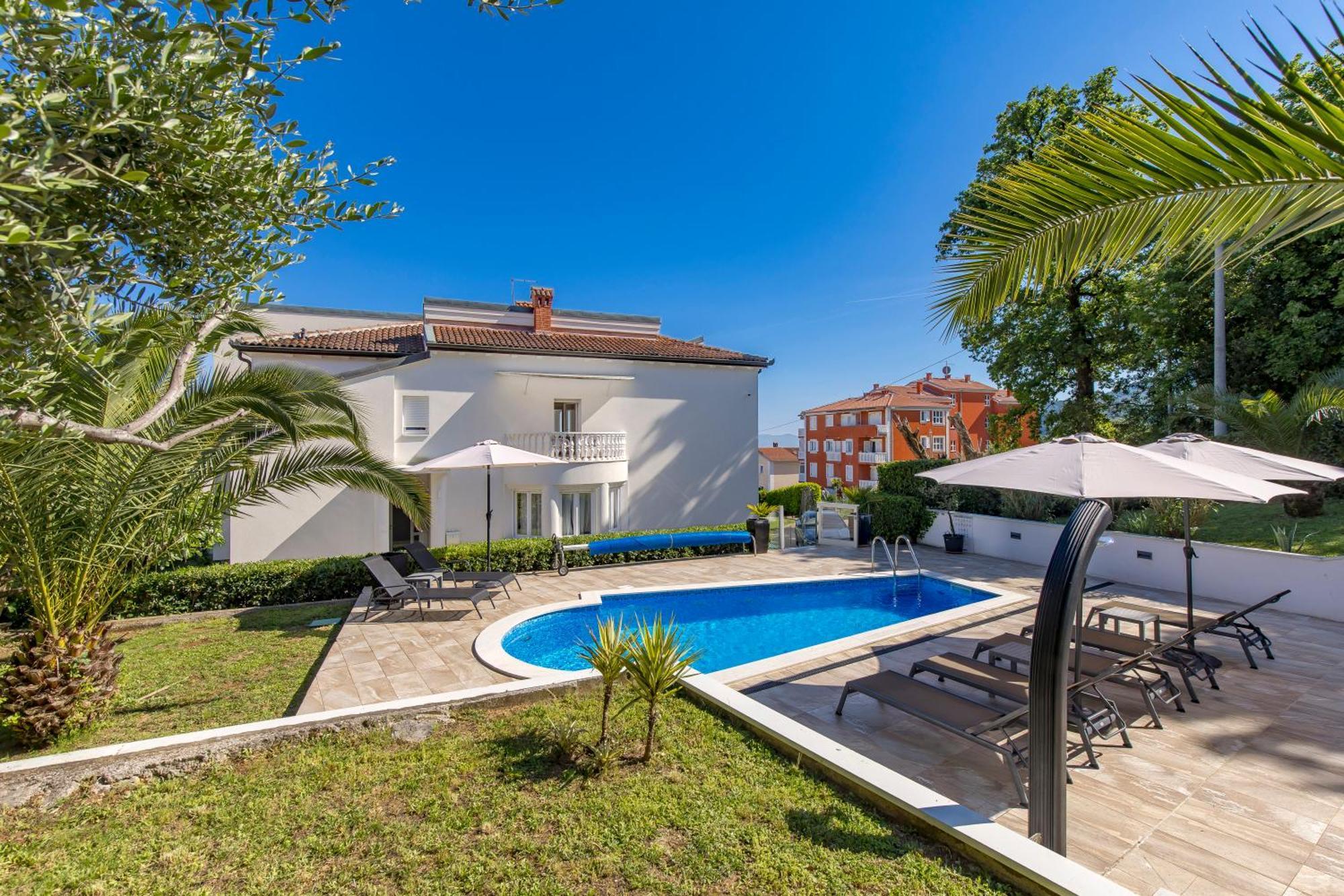 Villa Garden Apartment With Pool אופטיה מראה חיצוני תמונה