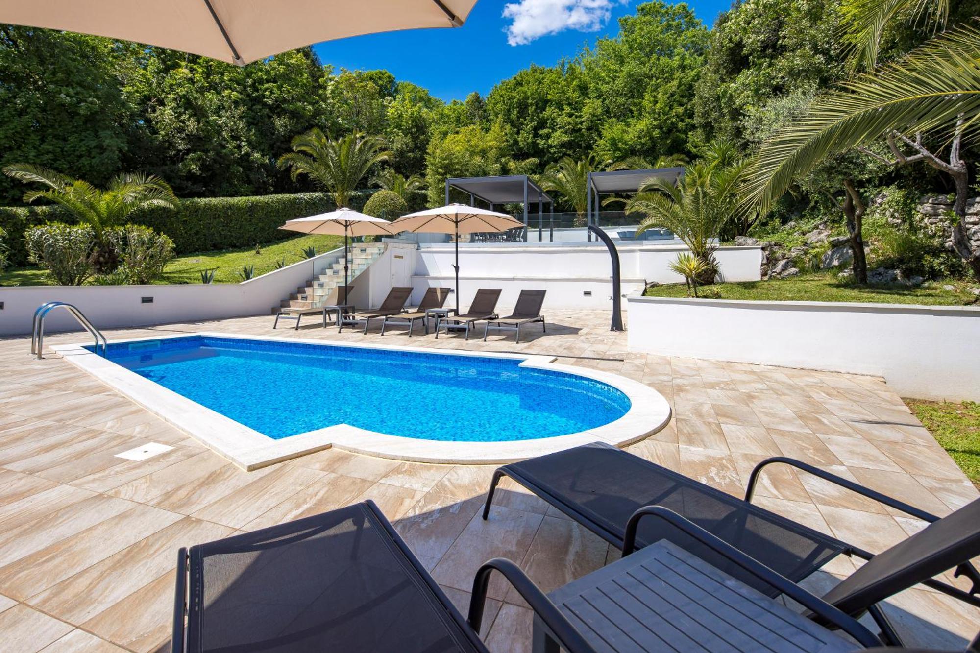Villa Garden Apartment With Pool אופטיה מראה חיצוני תמונה