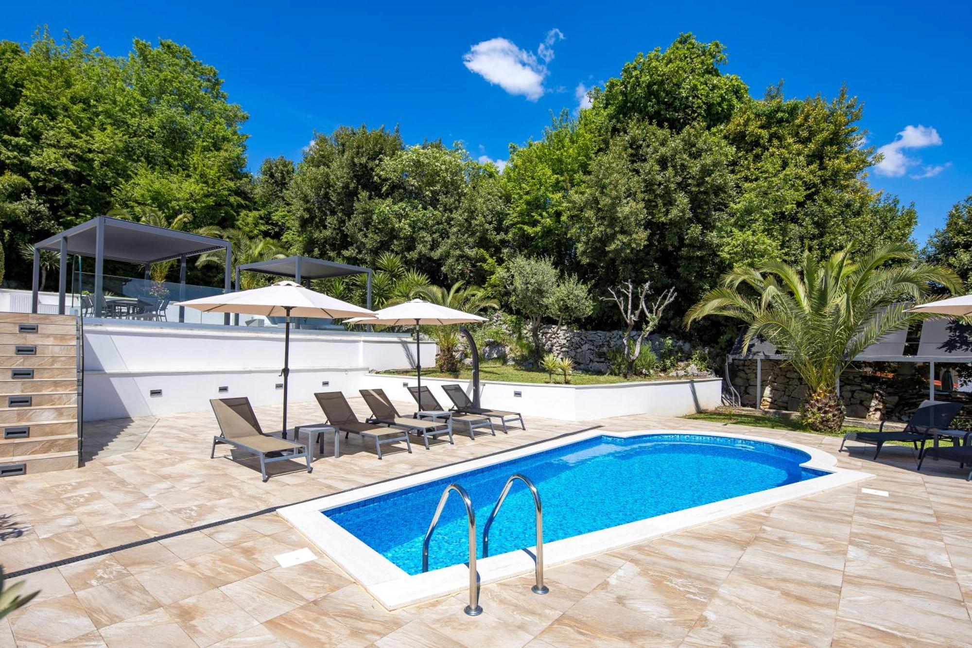 Villa Garden Apartment With Pool אופטיה מראה חיצוני תמונה
