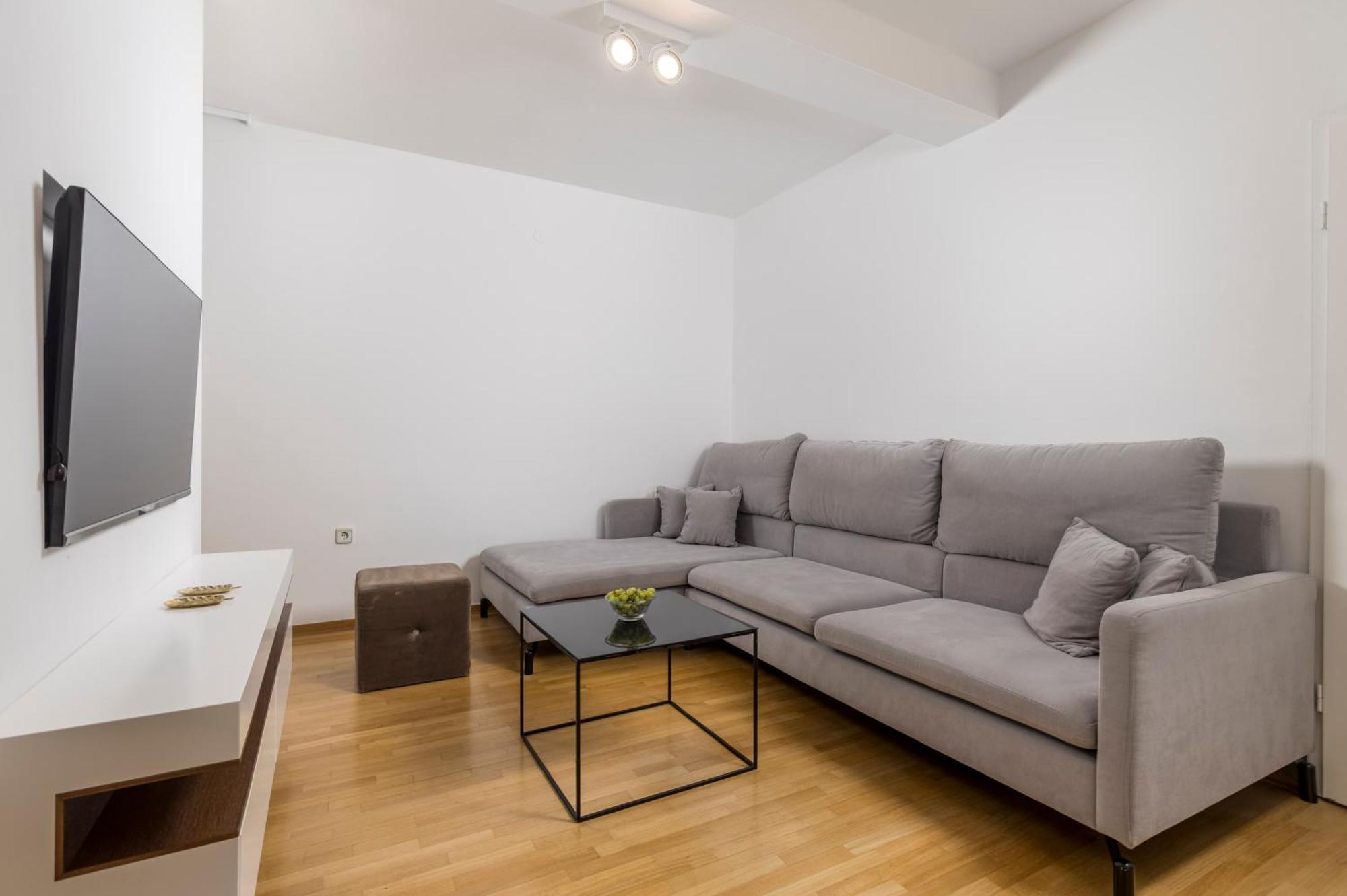Villa Garden Apartment With Pool אופטיה מראה חיצוני תמונה